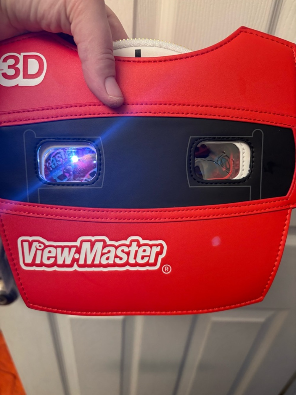 Loungefly Red and Black View-Master Novelty Crossbody Bag - Picture 4 of 4